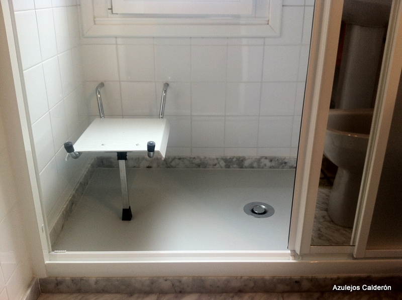 Cambio de bañera por plato de ducha en calle Guipúzcoa por Azulejos Calderón