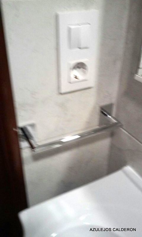 MECANISMO ELECTRICO Y TOALLERO ADHESIVO