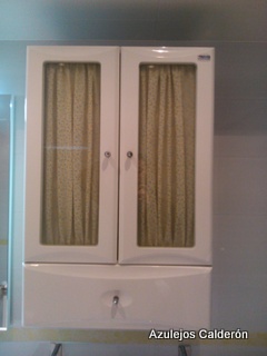 MUEBLE AUXILIAR DE BAÑO BLANCO DOS PUERTAS C/ CRISTAL  Y CAJON 