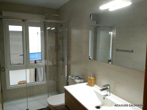 BAÑO CON DUCHA