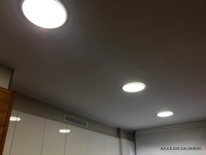 DOWLIGHTS DE LED EN TECHO DE COCINA