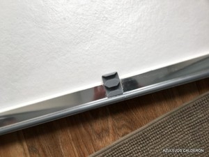 DETALLE DE LA GUIA INFERIOR DE LA MAMPARA