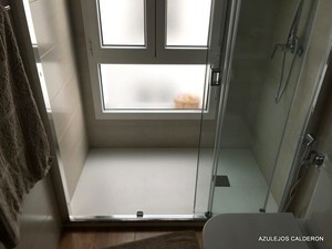 DETALLE DE ACCESO A DUCHA