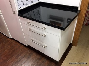 ENCIMERA "SILESTONE" EN NEGRO