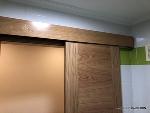 PUERTA CORREDERA INTERIOR EN EL BAÑO 