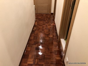 PARQUET ACUCHILLADO Y BARNIZADO