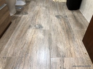SUELO PORCELANICO TIPO MADERA