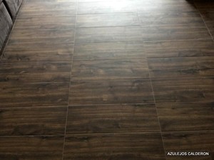 TARIMA DE GRES TIPO "WENGE"