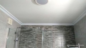 AZULEJO "RELIEVE LINEAL GRIS"