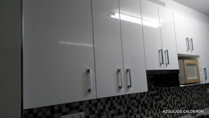 DETALLE DE MUEBLES ALTOS 