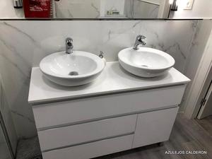 ZOCALO REMATADO CON LISTELO DE CRISTAL EN DISEÑO DE REFORMA DE BAÑO 