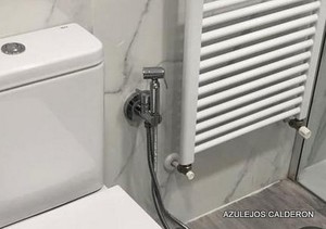 LIMPIADOR HIGIENICO EMPOTRADO REGULACION MANUAL AGUA GUA FRIA Y CALIENTE . SE ACCIONA CON GATILLO 
