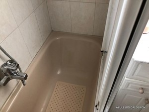 VISTA DE CAMBIO DE BAÑERA POR DUCHA " ANTES" DE SU REFORMA