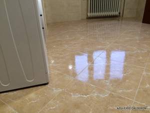  GRES  40X40 C/  PROTECCION IN  TEGRADA  EN EL ESMALTE ANTIDESLIZANTE 