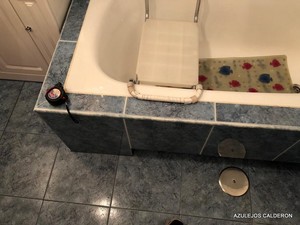 CAMBIO DE BAÑERA POR DUCHA. VISTA DEL BAÑO ANTES DE SU REFORMA