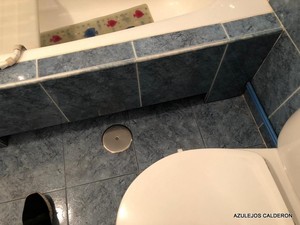 CAMBIO DE BAÑERA POR DUCHA. VISTA DEL BAÑO ANTES DE SU REFORMA