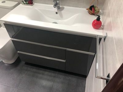 TOALLERO ADHESIVO MUEBLE DE BAÑO LAVAMANOS 