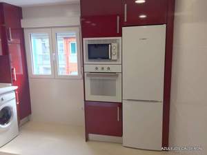 HORNO Y MICRO EN TORRE