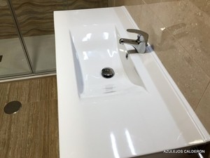 ENCIMERA CERAMICA DE 1 M.