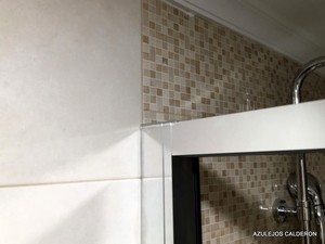 CONTRASTE ENTRE AZULEJOS
