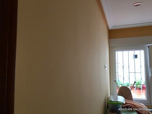 PARED DESPLAZADA AUMENTANDO ESPACIO EN LA COCINA