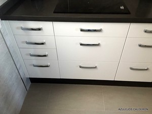 MUEBLES BAJOS