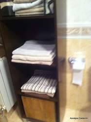  MUEBLE CON ESTANTERIAS