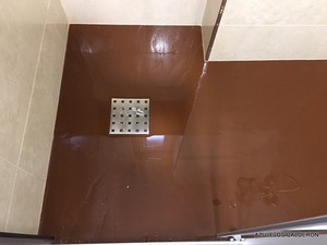 PLATO DE DUCHA EN COLOR CHOCOLATE A JUEGO CON EL SUELO 