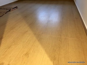 tarima porcelanico rectificado imitacion madera