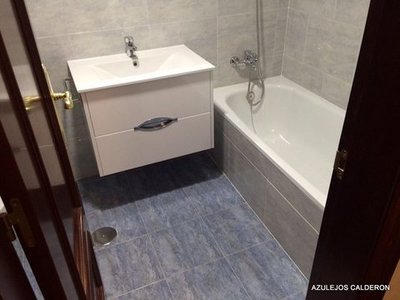 BAÑOS . C/ JUAN ESCALANTE DE MENDOZA