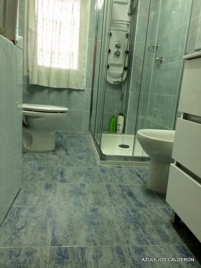 REFORMA DE BAÑO C/  DE ECHEGARAY 