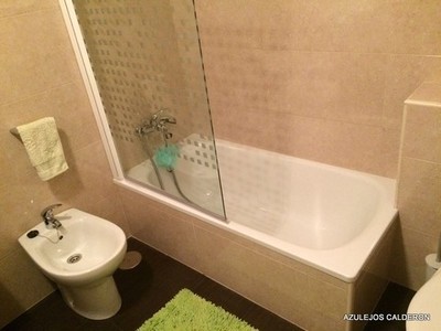 REFORMA DE  BAÑOS  AVDA.  SCHULTZ 2