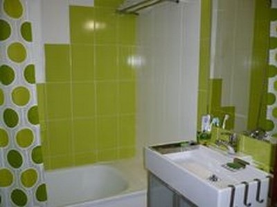 Cómo quitar el jabon de los azulejos del baño